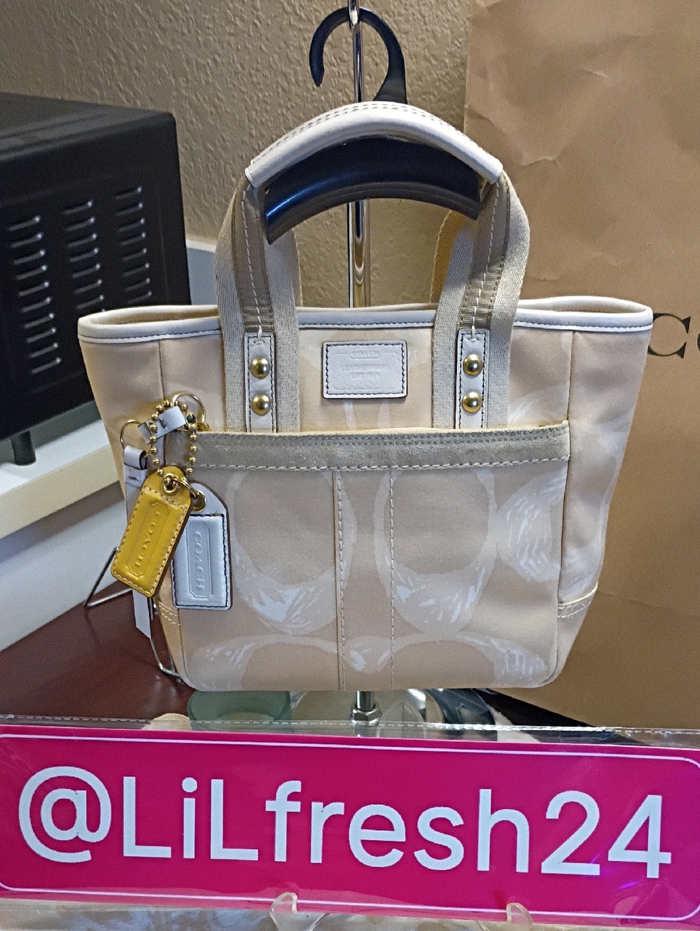Coach Hampton Signature Scribble Tote Bag - Picture 3 of 13